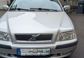 Volvo V40 75.400 km 2.900 &euro; Heilbronn 74072