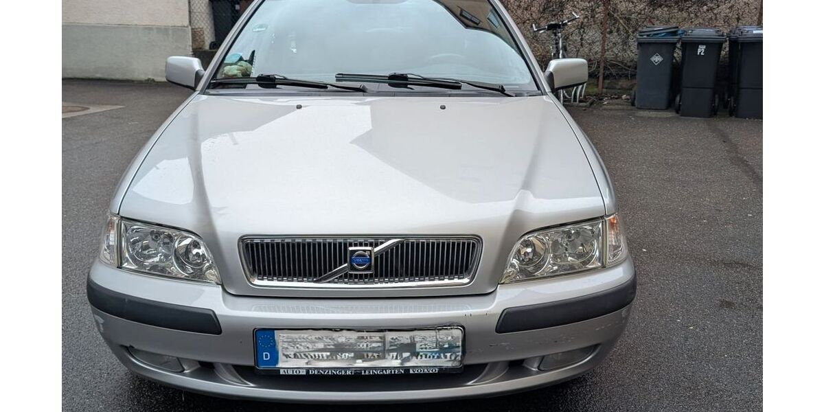Volvo V40 75.400 km 2.900 &euro; Heilbronn 74072
