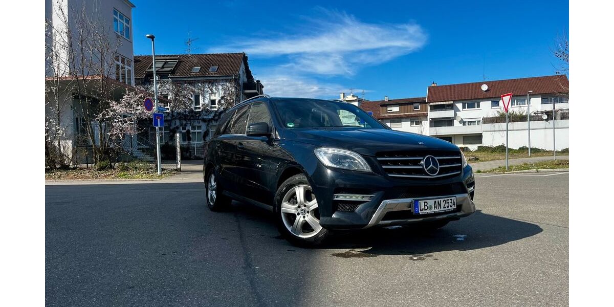 Mercedes-Benz ML 350 153.000 km 21.999 &euro; Leonberg 71229