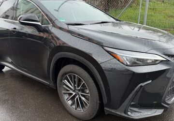 Lexus NX 350h 125.000 km 32.999 &euro; Ditzingen 71254