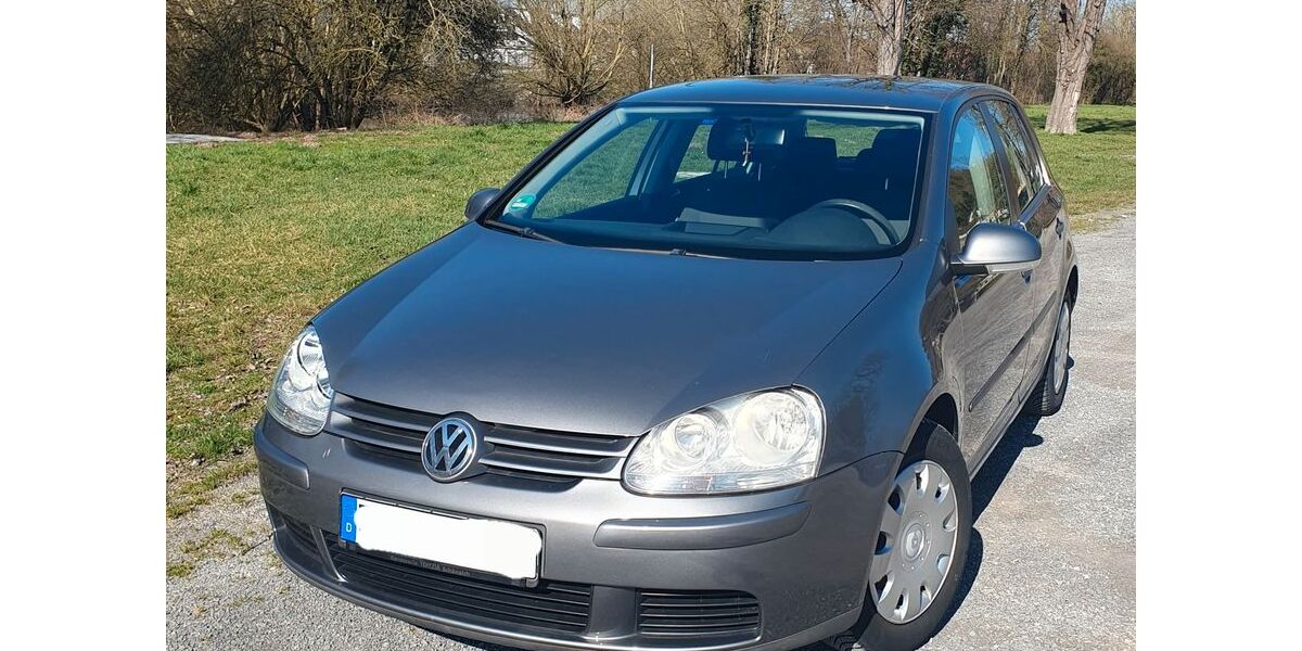 VW Golf 215.000 km 1.790 &euro; Mühlacker 75417
