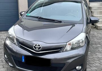Toyota Yaris 51.000 km 8.600 &euro; Aichwald 73773