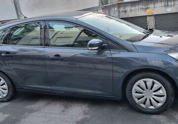 Ford Focus 88.000 km 8.000 &euro; Stuttgart 70499