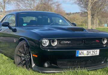 Dodge Challenger 18.000 km 44.000 &euro; Fellbach 70736