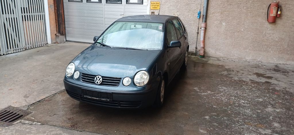 VW Polo 104.000 km 2.100 &euro; Stuttgart 70569