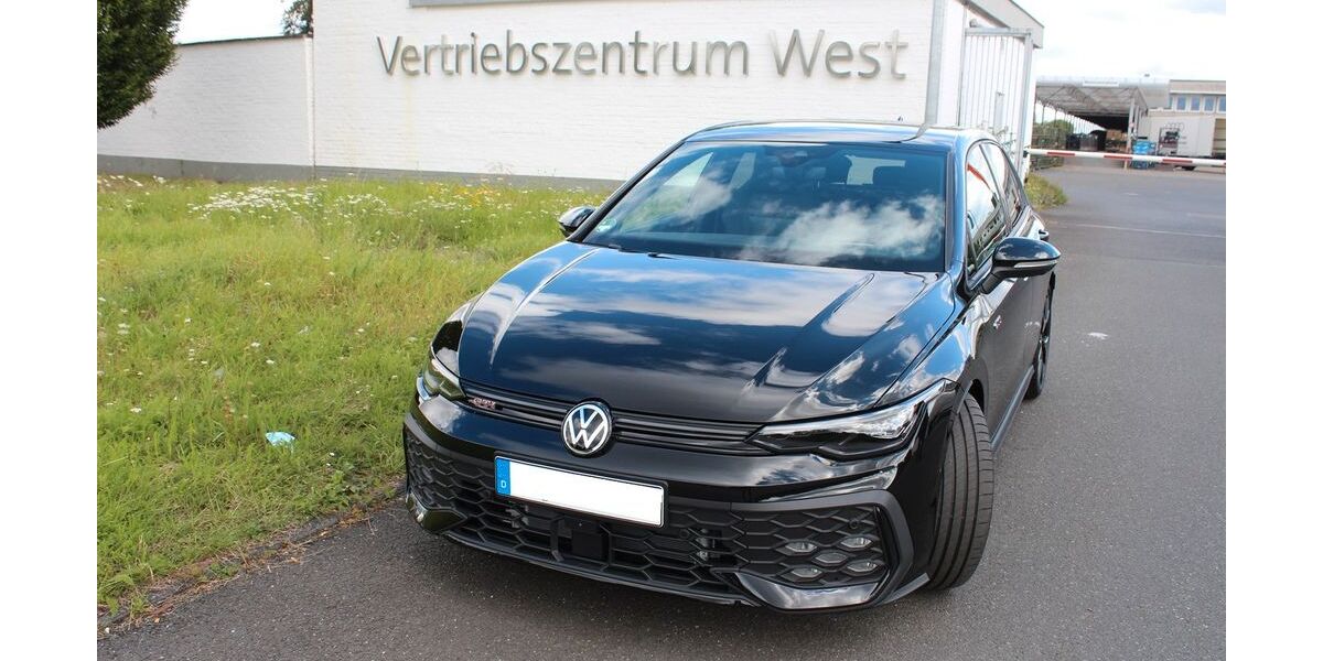 VW Golf 28.000 km 35.690 &euro; Untergruppenbach 74199