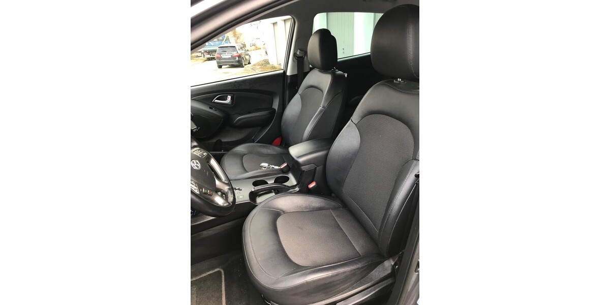 Hyundai IX35 128.000 km 11.900 &euro; Stuttgart 70173