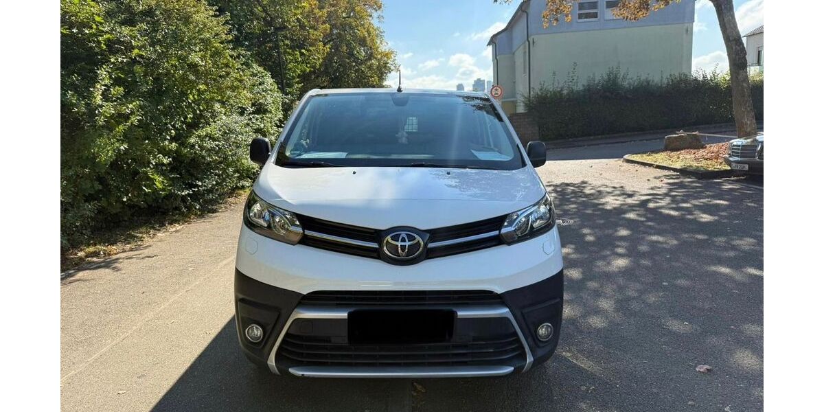 Toyota Proace (Verso) 95.700 km 12.999 &euro; Bietigheim-Bissingen 74321