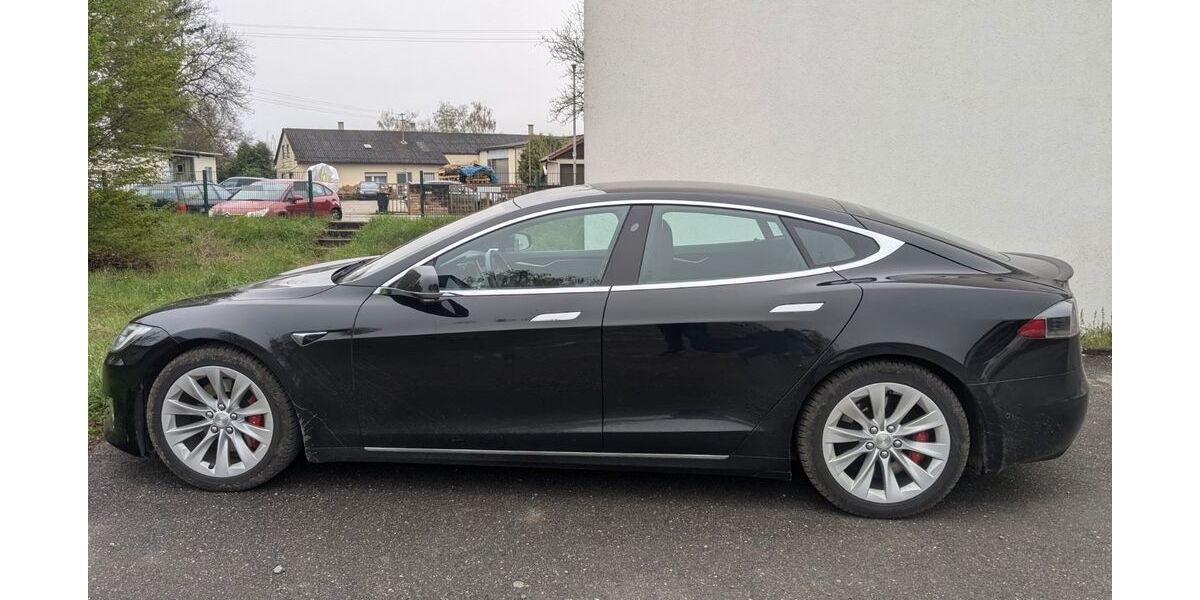 Tesla Model S 130.000 km 34.900 &euro; Oberstenfeld 71720