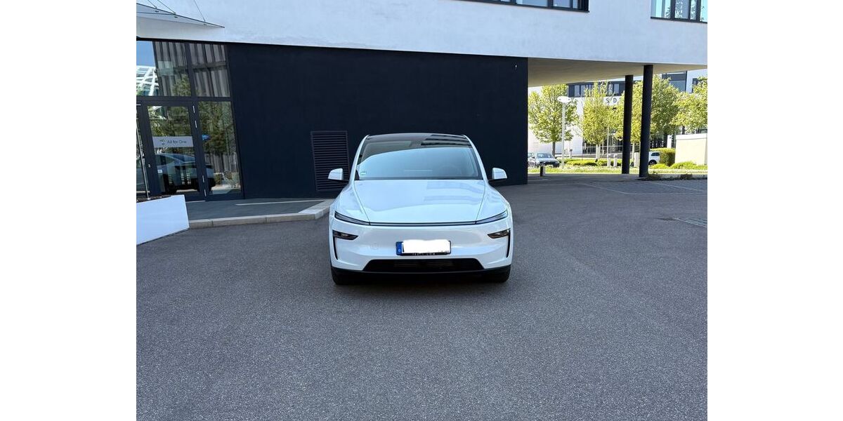 Tesla Model Y 1.500 km 51.900 &euro; Heilbronn 74074