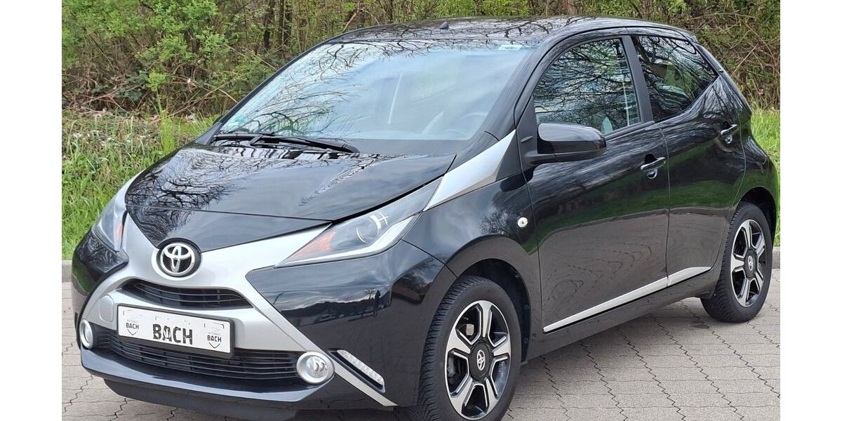 Toyota Aygo (X) 25.734 km 7.499 &euro; Remshalden 73630