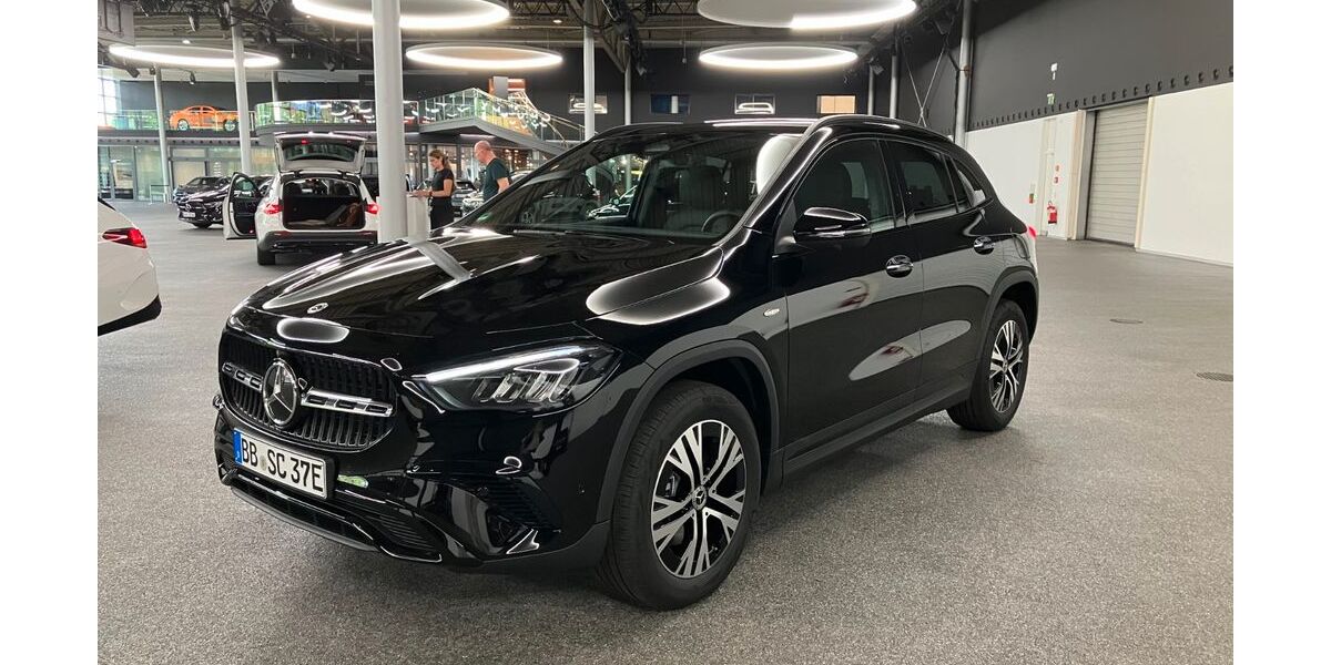 Mercedes-Benz GLA 250 17.000 km 44.000 &euro; Böblingen 71034