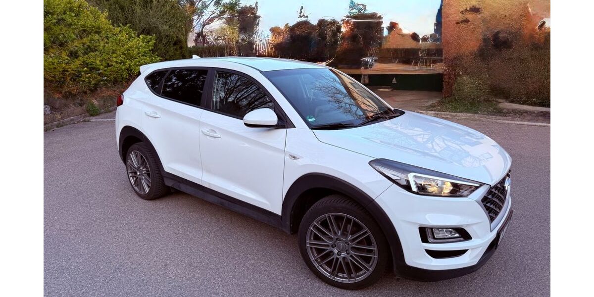 Hyundai TUCSON 141.000 km 16.100 &euro; Ditzingen 71254