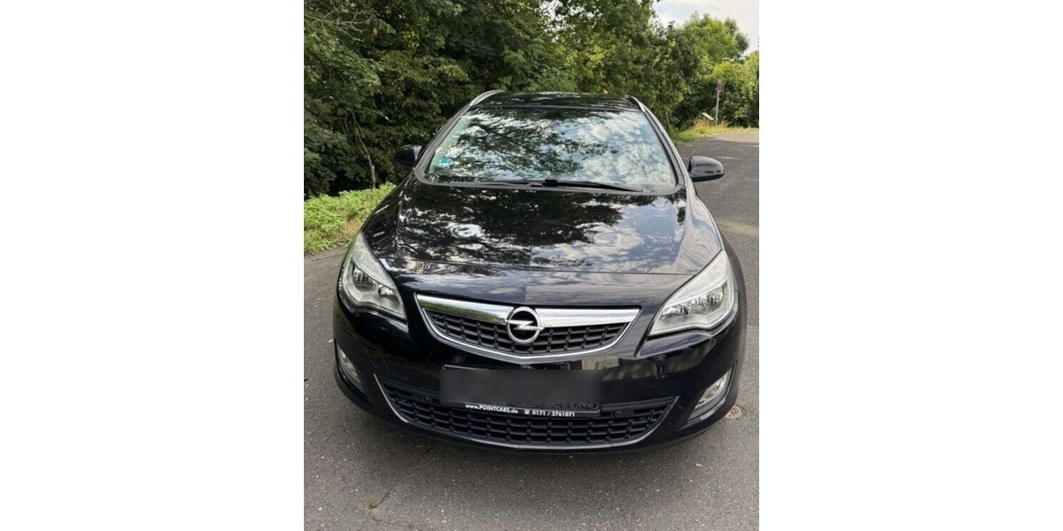 Opel Astra J Sports Tourer 126.500 km 2.950 &euro; Stuttgart 70173