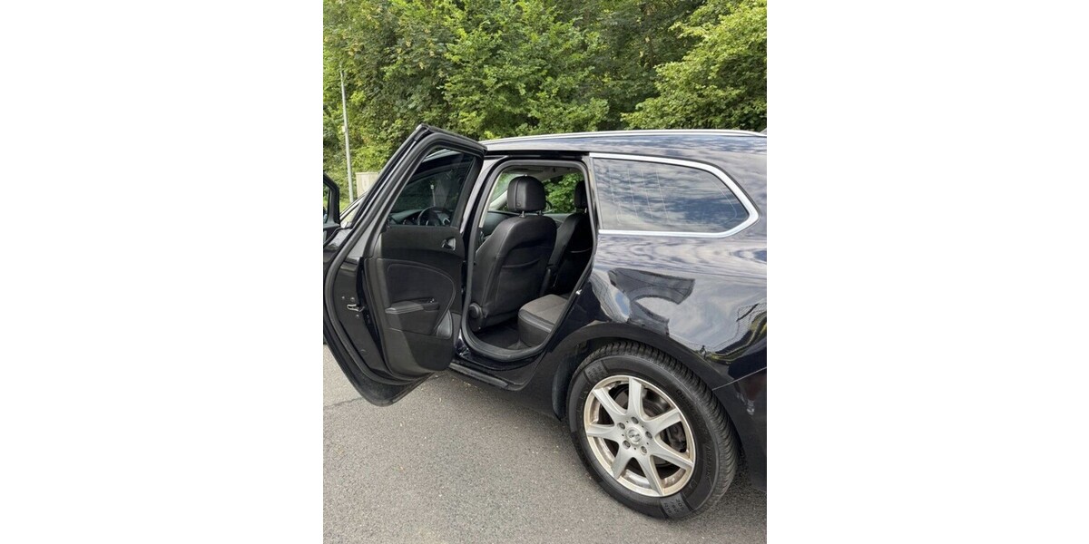 Opel Astra J Sports Tourer 126.500 km 2.950 &euro; Stuttgart 70173