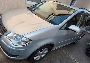 VW Touran 186.000 km 5.100 &euro; Stuttgart 70469