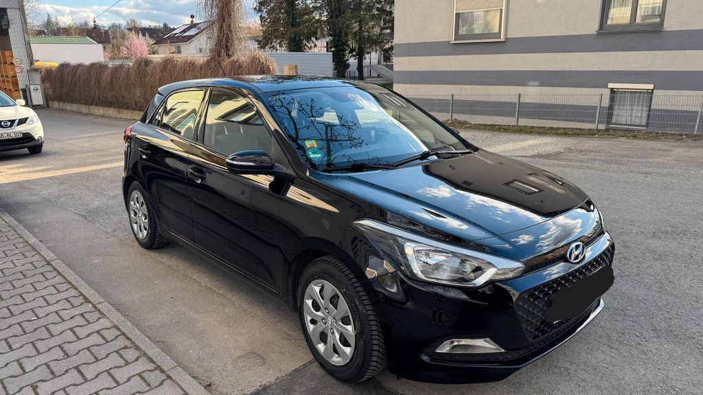 Hyundai i20 107.000 km 6.500 &euro; Renningen 71272