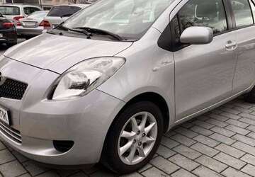 Toyota Yaris 100.000 km 6.450 &euro; Ludwigsburg 71642