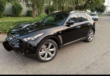 INFINITI FX 220.270 km 8.000 &euro; Untergruppenbach 74199