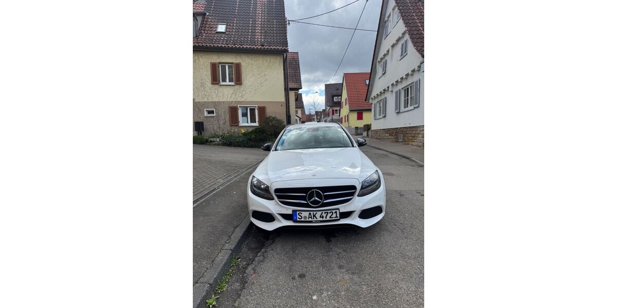 Mercedes-Benz C 180 215.000 km 9.500 &euro; Stuttgart 70599