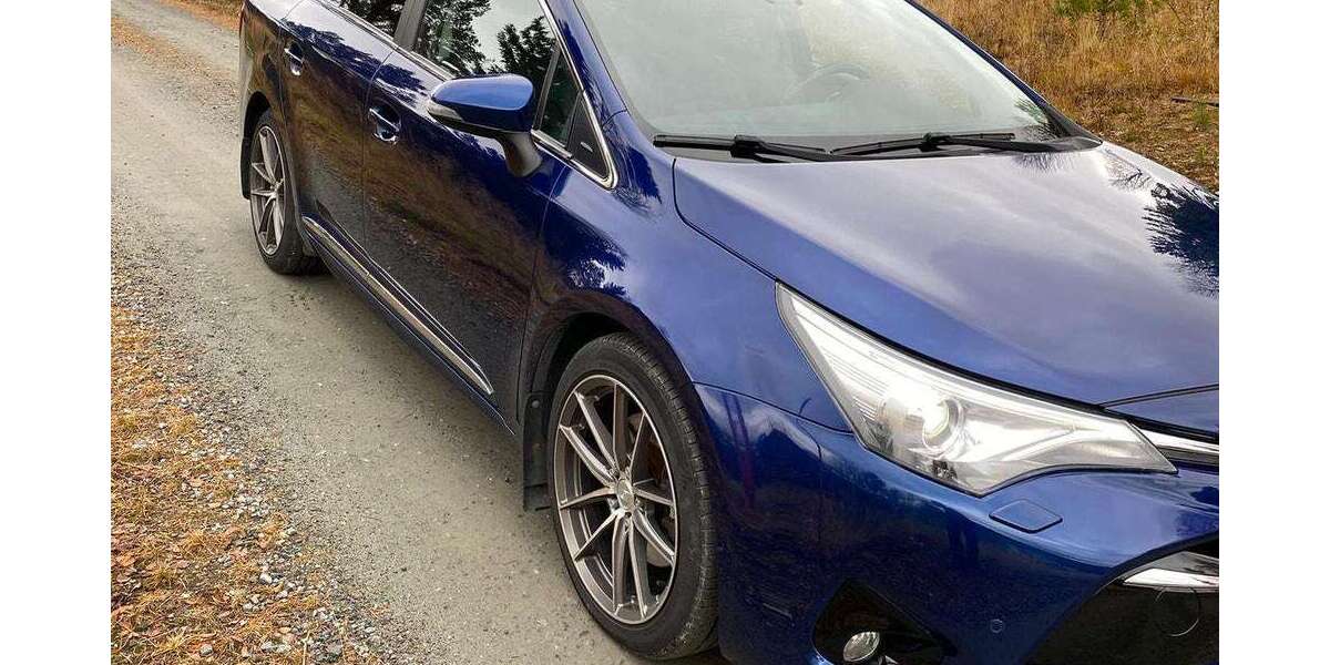 Toyota Avensis 97.400 km 13.950 &euro; Stuttgart, Landeshauptstadt 70376
