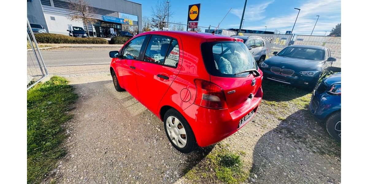 Toyota Yaris 106.000 km 2.299 &euro; Filderstadt 70794