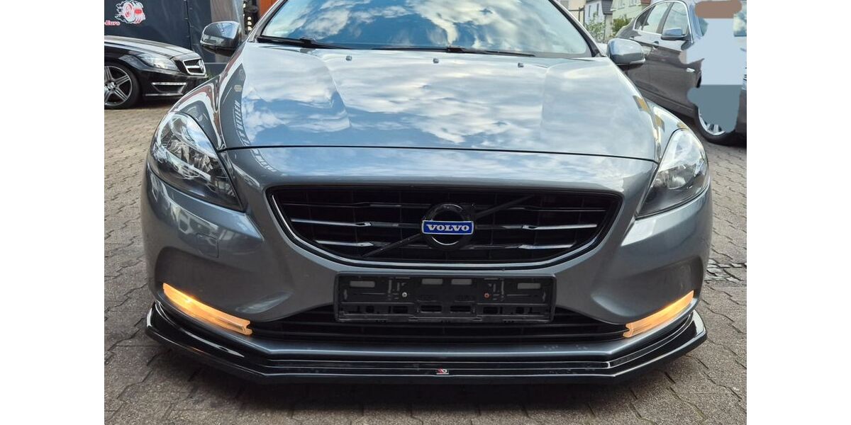 Volvo V40 131.200 km 8.850 &euro; Stuttgart 70435