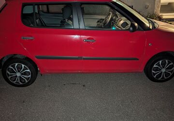 Skoda Fabia 95.656 km 3.333 &euro; Ludwigsburg 71640