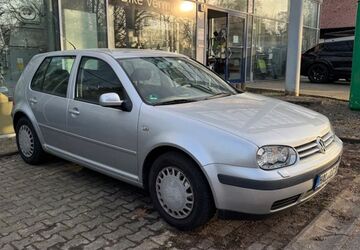 VW Golf 100.000 km 2.900 &euro; Esslingen 73734