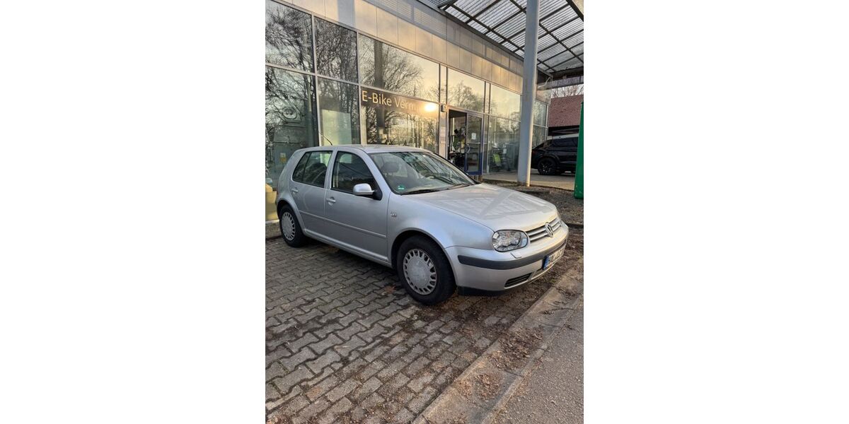 VW Golf 100.000 km 2.900 &euro; Esslingen 73734