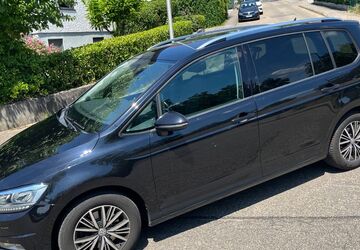 VW Touran 218.000 km 9.900 &euro; Ludwigsburg 71642