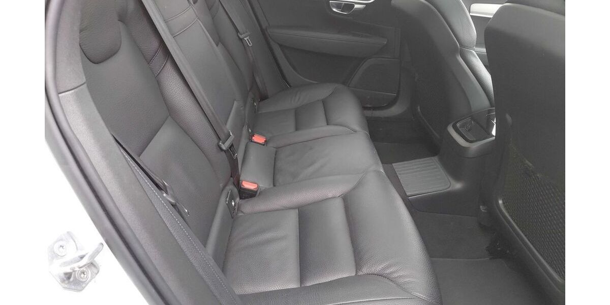 Volvo V90 103.000 km 22.990 &euro; Stuttgart 70173