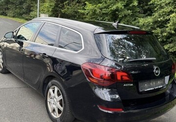 Opel Astra J Sports Tourer 126.500 km 2.950 &euro; Stuttgart 70173