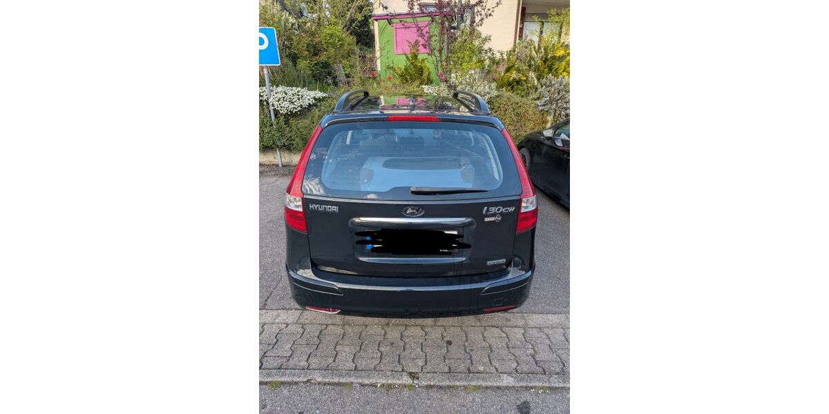Hyundai i30 143.000 km 2.300 &euro; Weinstadt 71384