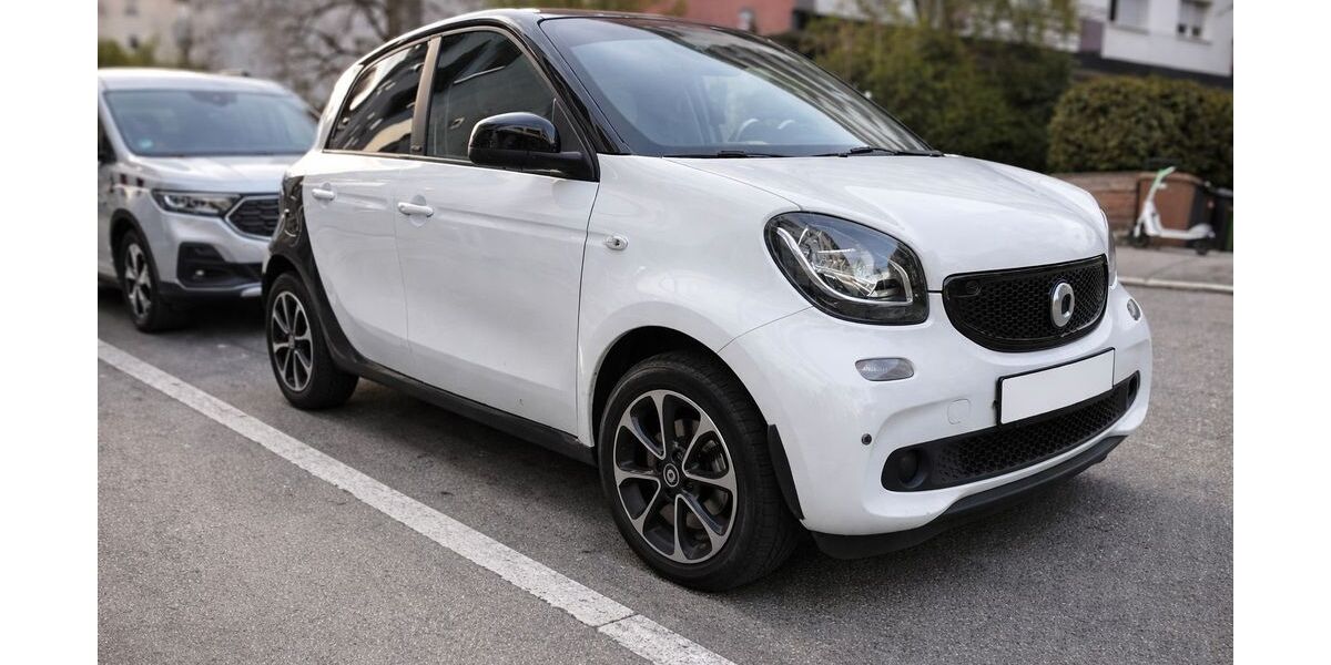 Smart ForFour 65.000 km 10.500 &euro; Stuttgart 70174