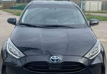 Toyota Yaris 64.600 km 16.999 &euro; Neckarwestheim 74382