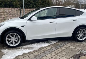 Tesla Model Y 28.800 km 31.450 &euro; Wüstenrot-Neuhütten 71543