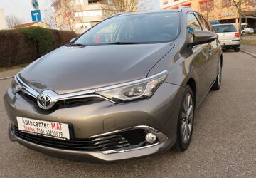 Toyota Auris 89.000 km 11.950 &euro; Fellbach 70736